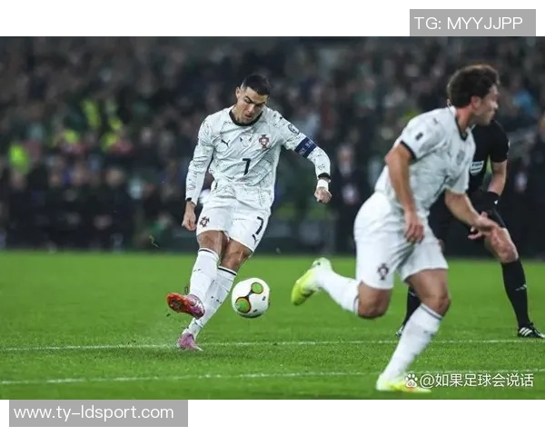 C罗职业生涯红牌统计揭秘肘击踢人假摔三大罪状分析