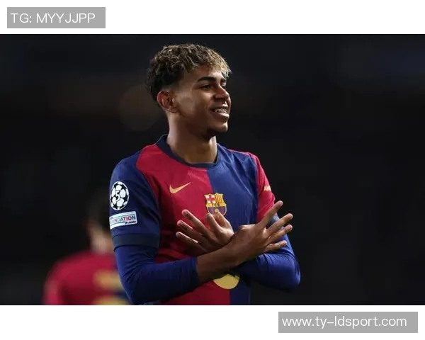 登贝莱逆袭姆巴佩夺环足奖最佳球员拉菲尼亚紧随其后位列第三 登贝莱逆袭姆巴佩夺环足奖最佳球员拉菲尼亚紧随其后位列第三