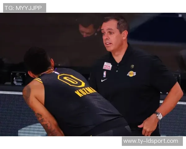 卢指导分析对手中锋外投威胁我们的大个子速度不足小阵容劣势明显