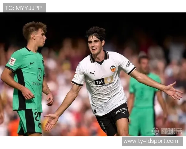 尤文图斯计划夏窗免签塞内西抢先接触罗马诺与莫雷托透露消息