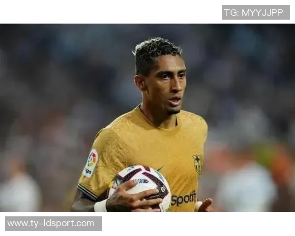 拉菲尼亚腿筋受伤复出再推迟无缘国家德比将缺阵一个月